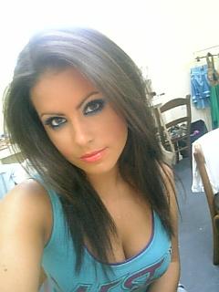 Guest_sexyellie8978