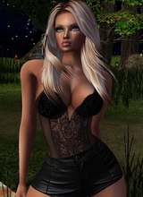 Guest_CrossMelanie