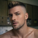 Guest_xarisred
