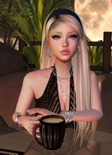 NikkiFaux