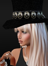 BlondeINXS